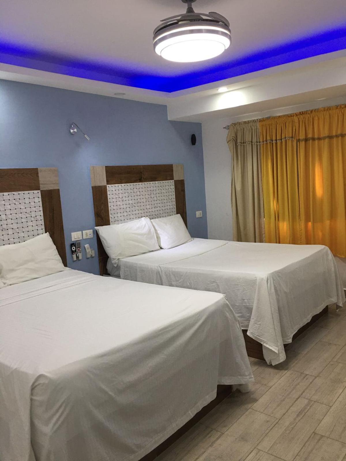 Hotel Restaurant Hamilton Boca Chica Exterior photo